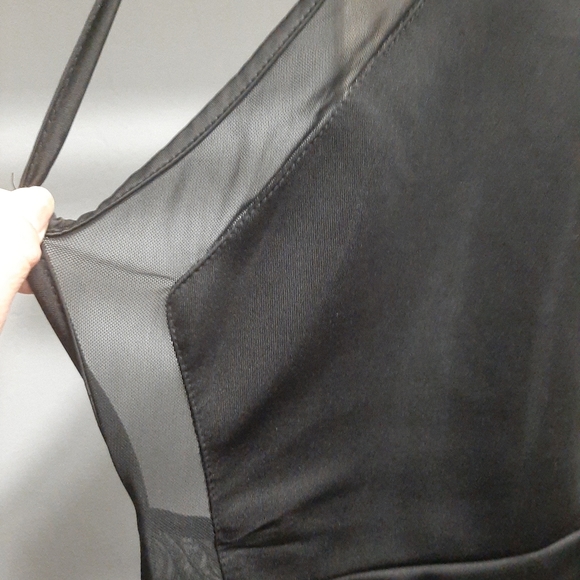 Dress - Picture 3 of 10